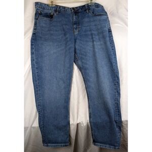 Izod Mens Straight Fit Jeans 38x30 Medium Wash Blue Denim Stretch 1566219